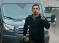 Lily James a Riz Ahmed se ve filmu Relay vypořádávají s korupcí ve firmách