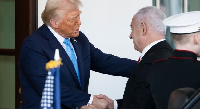 Netanjahu se setkal s Trumpem v Bílém domě, aby diskutovali o Palestině a Íránu